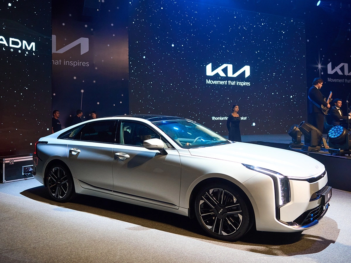 Kia unveiled its updated flagship models, the K8 and Carnival, in Tashkent.